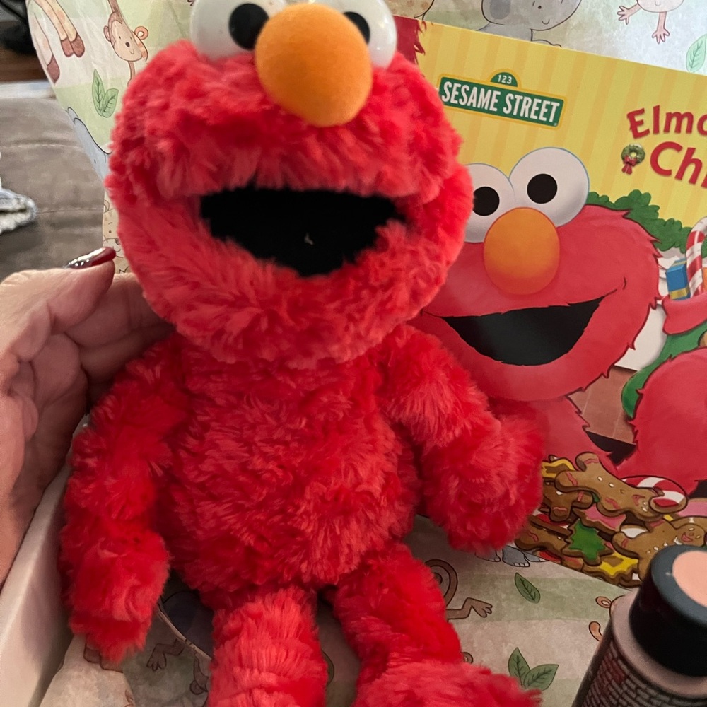 Elmo Christmas Art Kit - Picture 2 of 3